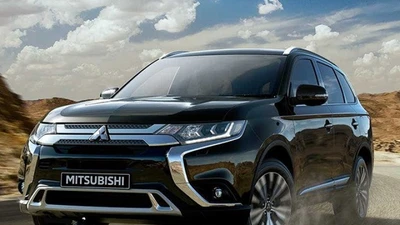 Giá xe Mitsubishi Outlander lăn bánh tháng 7/2025