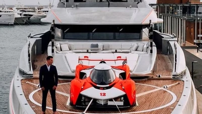 Giới siêu giàu đem siêu xe McLaren Solus GT độc nhất lên du thuyền
