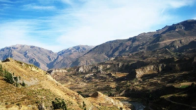 Choáng ngợp cảnh tượng ở hẻm núi sâu nhất châu Mỹ Colca Canyon