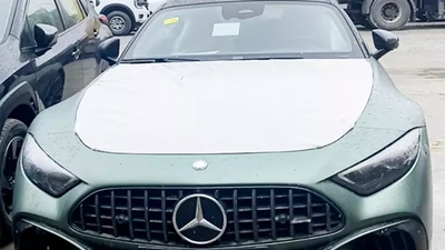 Tận thấy Mercedes-AMG SL63 hơn 12 tỷ đầu tiên về Việt Nam