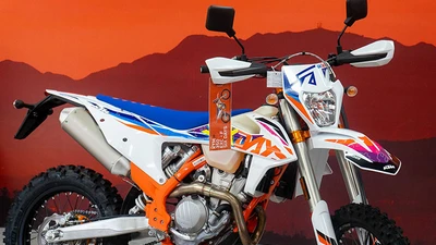Cận cảnh cào cào KTM 350 EXC-F Six Days tại Việt Nam, từ 489 triệu
