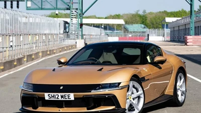 Ferrari 12Cilindri hơn 11 tỷ màu siêu độc của Youtuber Shmee150