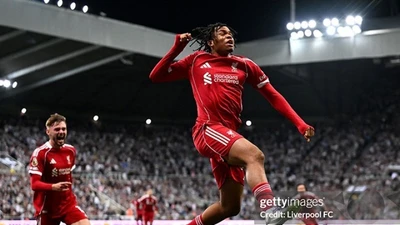 Nóng bảng xếp hạng Ngoại hạng Anh: Liverpool chưa chiếm được ngôi đầu