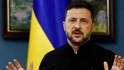 Báo Ukraine chỉ trích ông Zelensky đánh mất dấu ấn Kiev sau năm 2014, kêu gọi phương Tây can thiệp