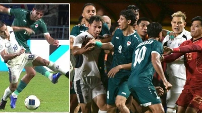 "Messi Thái" nằm cáng vì bị sao Iraq triệt hạ, chung kết King&#39;s Cup hỗn loạn