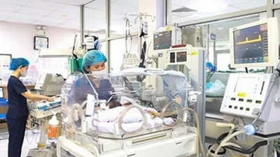 Sản phụ mất con vì chọn ngày giờ đẹp để sinh mổ