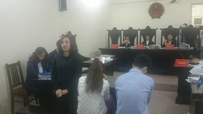 Thợ hàn gây cháy quán karaoke làm chết 13 người quỳ gối xin tha thứ​
