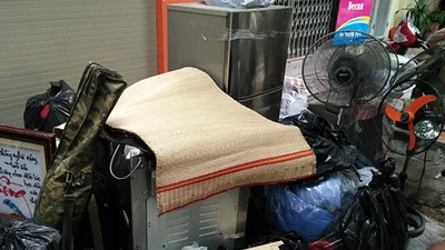Sập nhà 4 tầng ở Hà Nội: Khẩn trương di dời hộ dân 