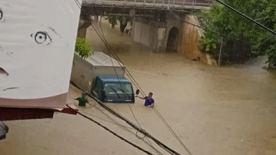 Mưa lớn kéo dài, nhiều nơi ở Lạng Sơn bị ngập sâu, sạt lở
