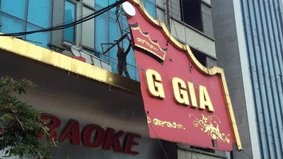 Ảnh: Hiểm họa cháy nổ từ nhiều biển hiệu quán karaoke