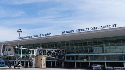 5 sân bay ở Miền Trung tạm dừng khai thác do bão Noru 