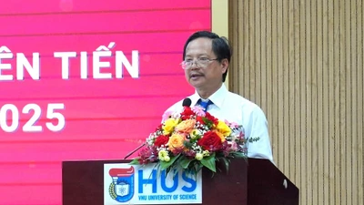 Chủ tịch Hội Toán học VN giữ chức Chủ tịch Hội đồng Trường ĐHKHTN