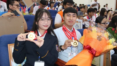 4 thủ khoa đoạt giải Nhất “kép” Olympic Toán Sinh viên - học sinh 2025