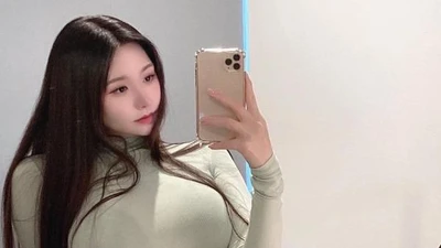 Người đẹp Hàn Quốc chăm tập gym gây sốt với trang phục gợi cảm