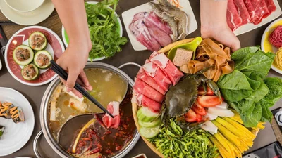 Nhóm người "đại kỵ" với món lẩu, nên hạn chế ăn