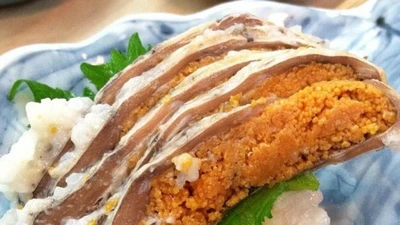 Món “sushi lên men” bốc mùi khó tả gây tò mò ở Nhật Bản