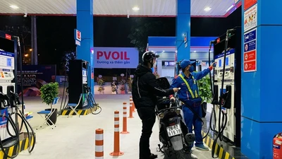 Giá xăng ngày mai có thể tăng sau khi giảm 1.400 đồng/lít?
