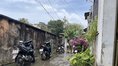 Tạt xăng đốt phòng trọ, hai người chết thương tâm