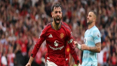 Rực lửa vòng 3 Ngoại hạng Anh: MU đã biết thắng, Liverpool hạ đẹp Arsenal