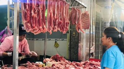 Giá heo hơi hôm nay: Giảm tới 3.000 đồng/kg