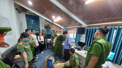 Bắt 2 đối tượng 'cò' mua bán giấy tờ khám chữa bệnh, trục lợi bảo hiểm
