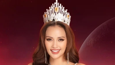 Hoa hậu Ngọc Châu bị chê đánh tay như đi chợ tại show diễn mới 