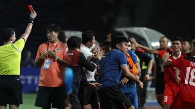 Indonesia - Thái Lan biến sân cỏ thành võ đài, "vết đen" bóng đá Đông Nam Á