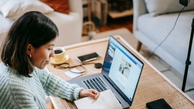 Laptop giúp sinh viên khai thác AI toàn diện