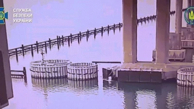 Ukraine đánh bom cầu Crimea