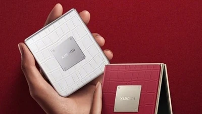 Xiaomi Mix Flip 2 ra mắt phiên bản giới hạn đính kim cương, giá 25,7 triệu đồng