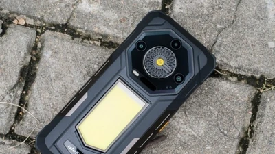 Smartphone bền bỉ có loa ngoài siêu lớn, màn hình kép và pin 25.500 mAh