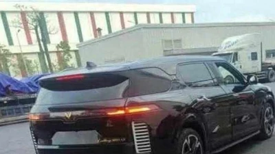 Lộ ảnh thực tế xe điện VinFast VF9 phiên bản đặc biệt