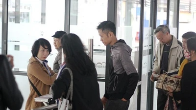 Hết miễn phí, khách bỏ tiền đi buýt nhanh BRT lại... tăng