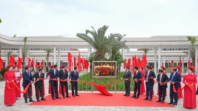 Hải Phòng gắn biển Trung tâm Chính trị - Hành chính thành phố