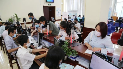 8 chính sách với CBCC khi tinh gọn: Bảo đảm quyền lợi, tôn vinh cống hiến