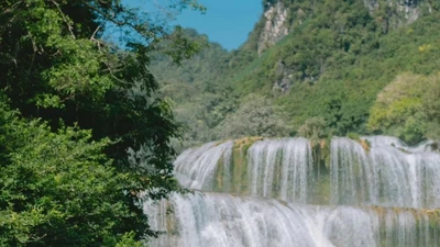 Về miền biên ải Cao bằng dịp lễ 30/4, chọn tour hay tự túc? 