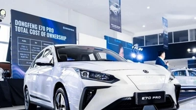 Sedan điện thiết kế hiện đại, nhiều công nghệ xịn, sạc một lần đi 420 km