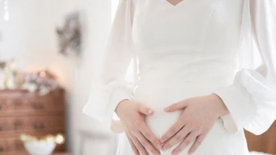 Mang thai trước hôn nhân: Áp lực và lựa chọn của người phụ nữ hiện đại