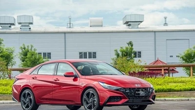 Giá xe Hyundai Elantra tháng 6/2025, sedan hạng C từ 579 triệu đồng