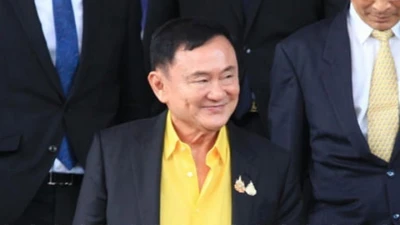 Ông Thaksin ra hầu tòa hình sự