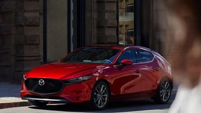 Giá xe Mazda3 niêm yết và lăn bánh tháng 7/2025