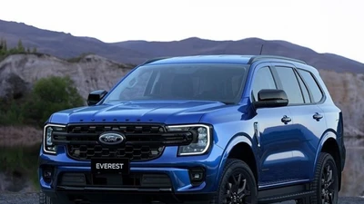 Giá xe Ford Everest niêm yết và lăn bánh tháng 6/2025