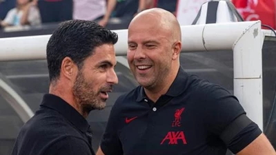 Liverpool đại chiến Arsenal, Arteta và Slot nói gì sau trận?
