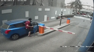 Tài xế ô tô suýt gặp họa lớn vì sai lầm “ngớ ngẩn“