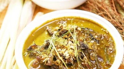 Loại đặc sản “bốc mùi khó ngửi” nhưng cực hút khách