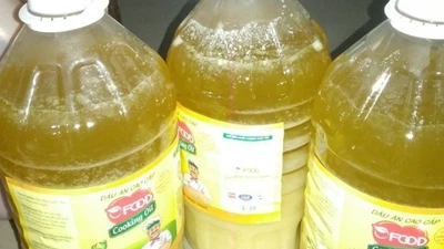 Dấu hiệu cảnh báo dầu ăn bị pha trộn, kém chất lượng, nhiều người chủ quan bỏ qua