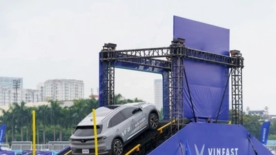 Chủ xe Lexus RX muốn đổi sang VinFast VF 8 vì “tiết kiệm chi phí, sạc pin chẳng đáng lo”