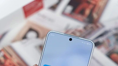 Nhờ một khác biệt, chiếc smartphone 5 triệu này lột xác đẹp long lanh