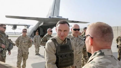 Tổng thống nước thành viên NATO dọa đóng cửa nơi trung chuyển vũ khí lớn nhất cho Ukraine