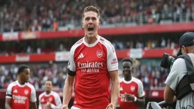 Rực lửa vòng 2 Ngoại hạng Anh: Gyokeres giúp Arsenal bay cao, thành Manchester thất vọng